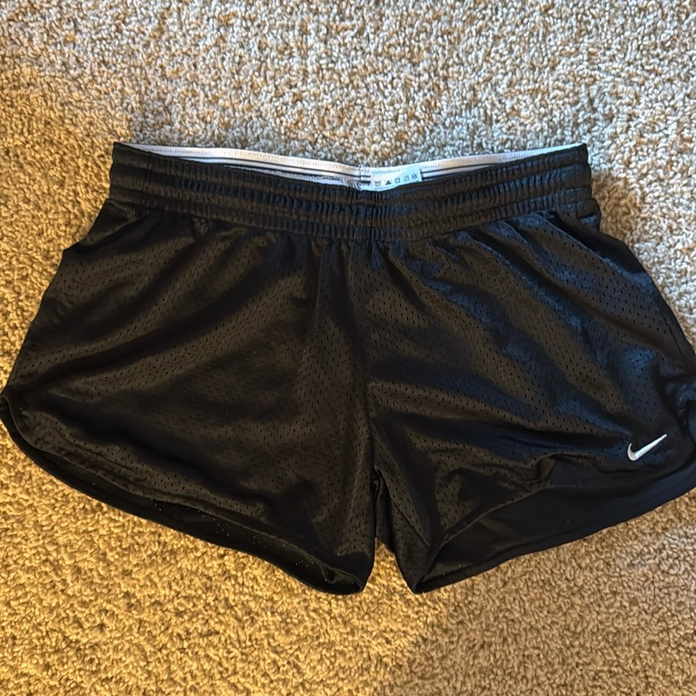 Nike women’s S mesh shorts